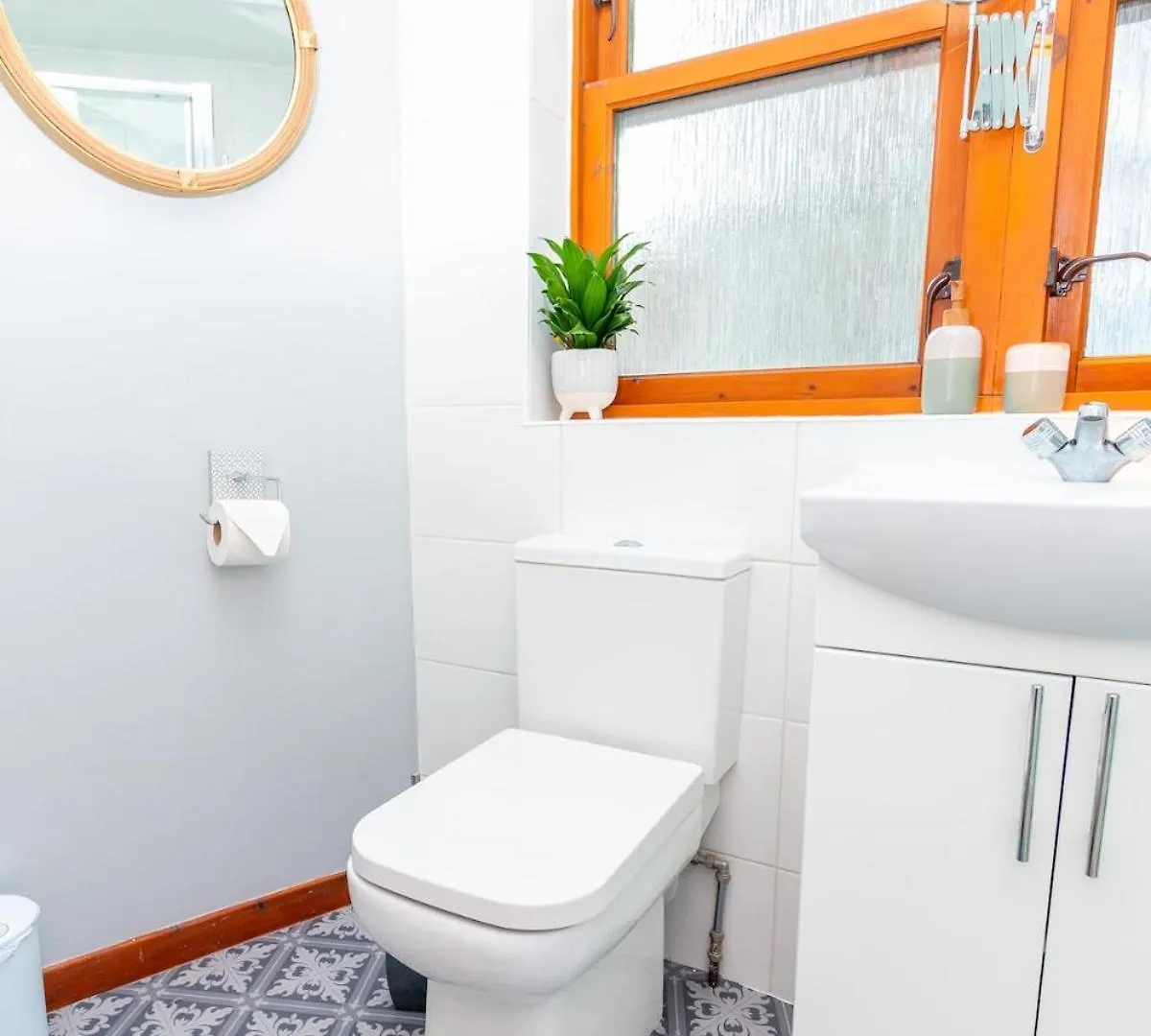 Central Dundee Apartment Near V&A Museum & City Attractions 0*,